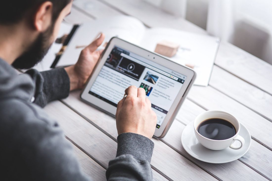 Espace de travail sur ordinateur portable
